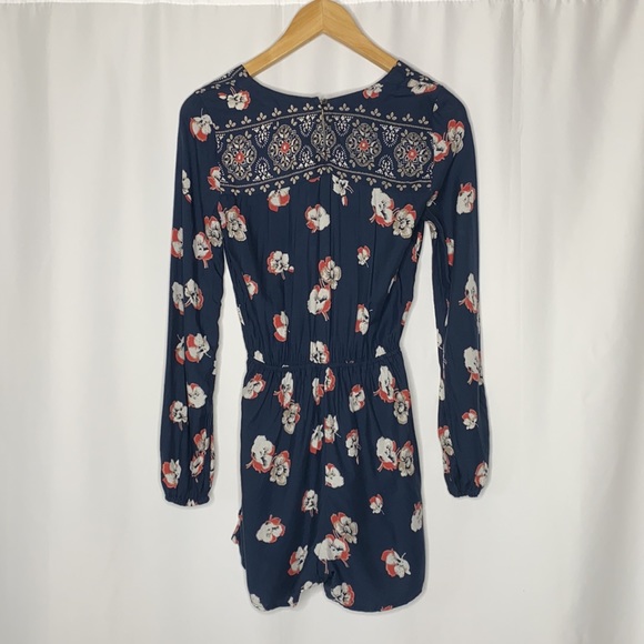 A&F Lace Up Navy Floral Romper - Picture 6 of 8
